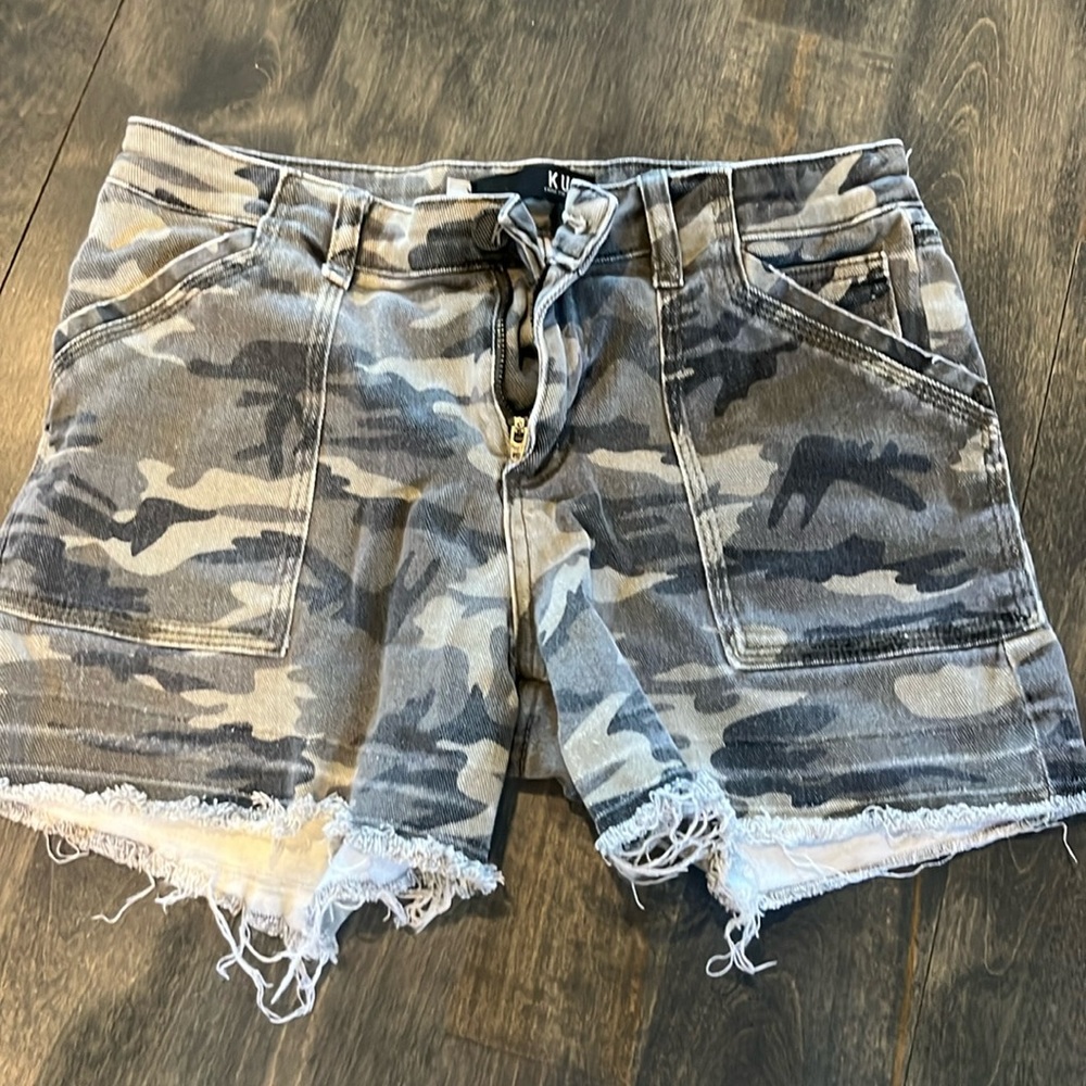 Kut from the Kloth Gray & Black Camo Frayed Denim Shorts